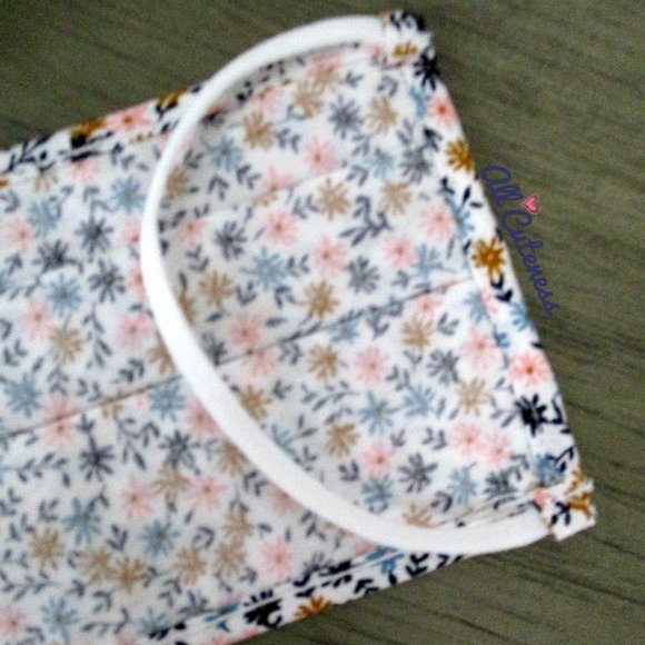 Cloth Face Mask (NWOT) - Picture 3 of 3